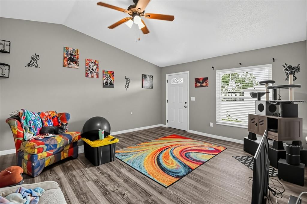 For Sale: $219,000 (2 beds, 2 baths, 1050 Square Feet)