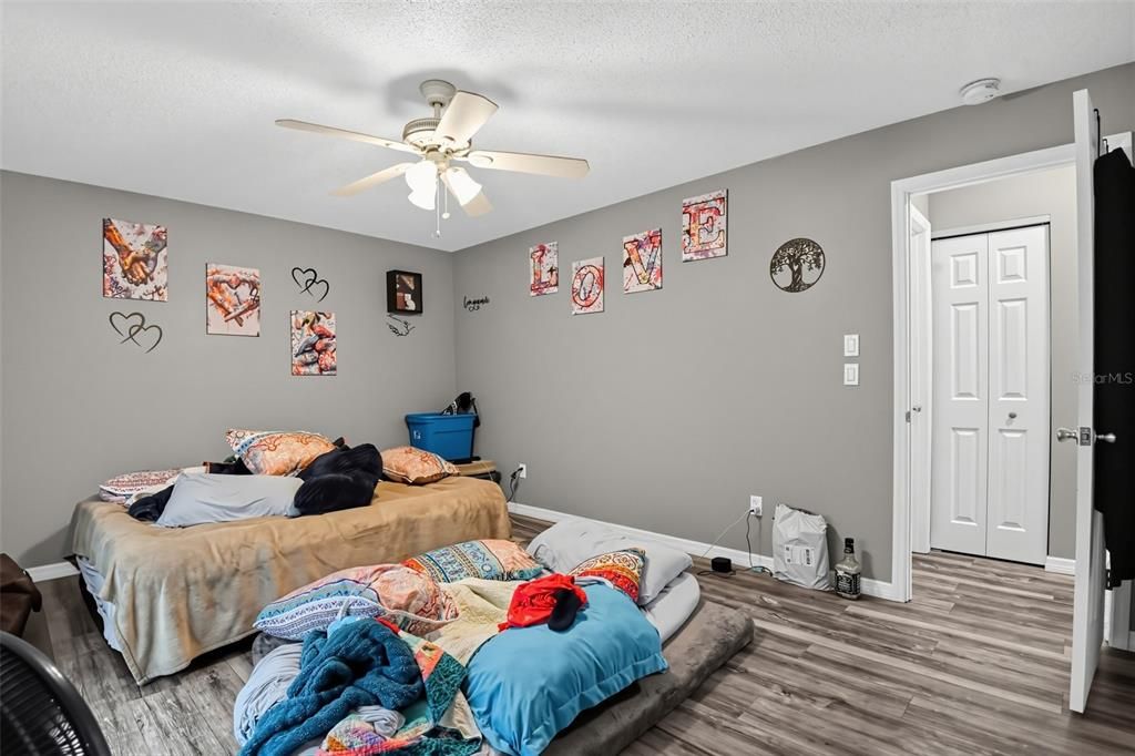 For Sale: $219,000 (2 beds, 2 baths, 1050 Square Feet)