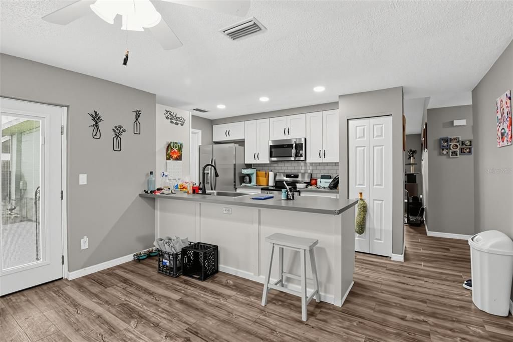 For Sale: $219,000 (2 beds, 2 baths, 1050 Square Feet)