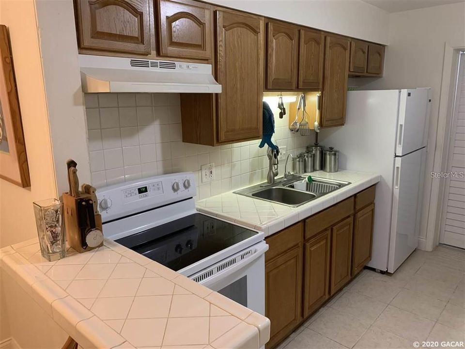 For Rent: $1,450 (2 beds, 1 baths, 850 Square Feet)