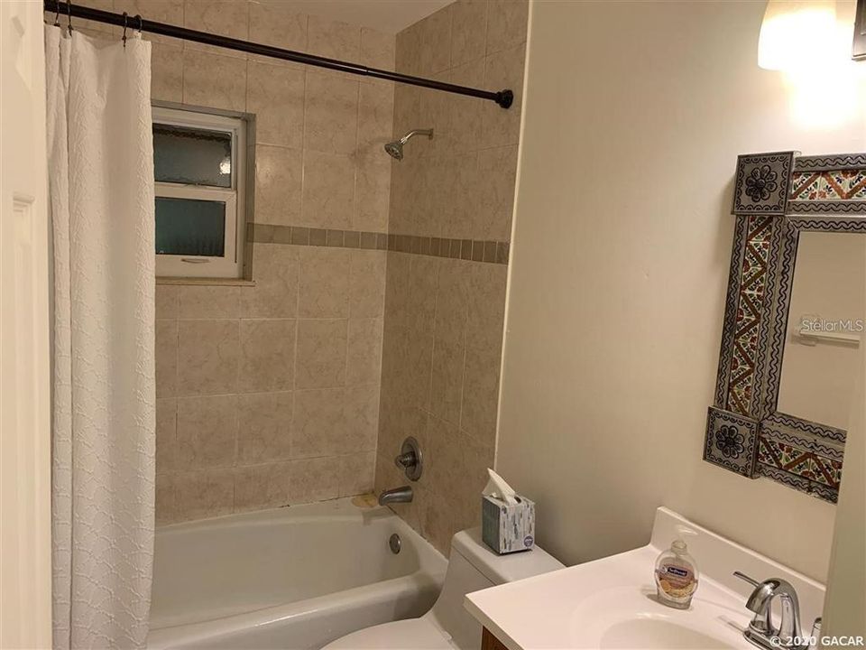 For Rent: $1,450 (2 beds, 1 baths, 850 Square Feet)