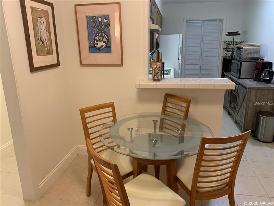 For Rent: $1,450 (2 beds, 1 baths, 850 Square Feet)