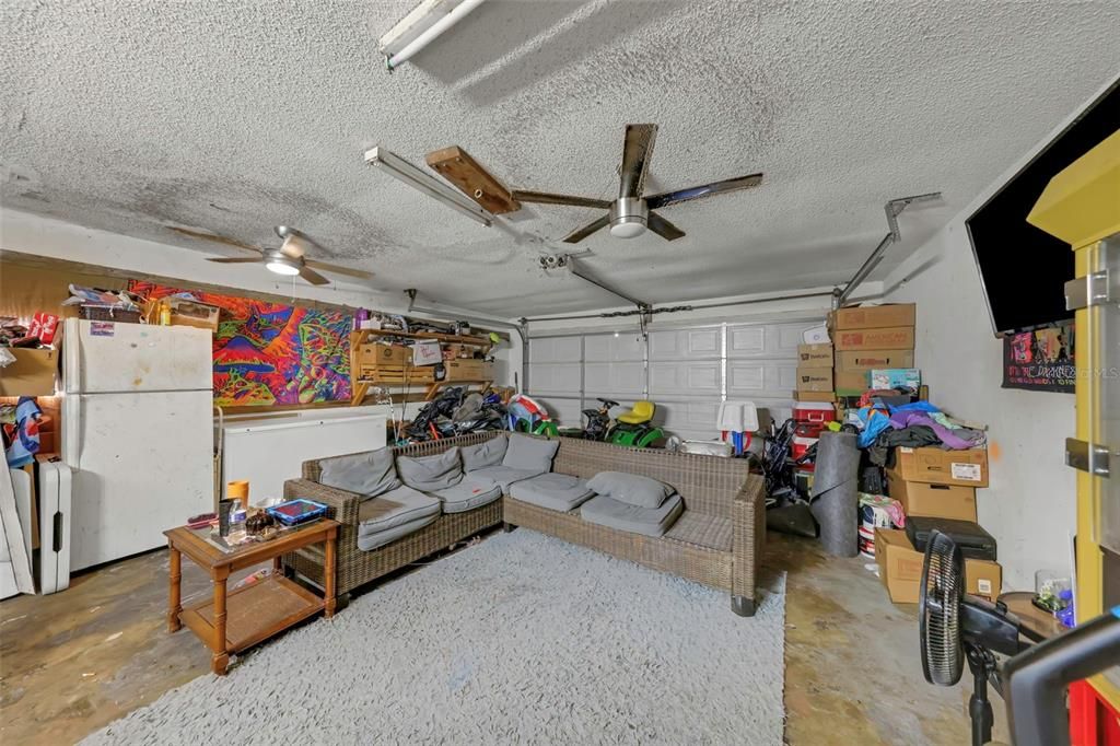 На продажу: $299,999 (3 спален, 2 ванн, 1586 Квадратных фут)