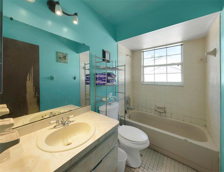 На продажу: $299,999 (3 спален, 2 ванн, 1586 Квадратных фут)