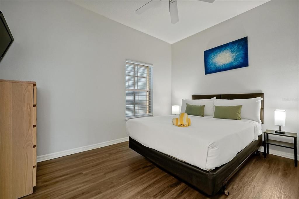 For Sale: $415,000 (4 beds, 3 baths, 1636 Square Feet)