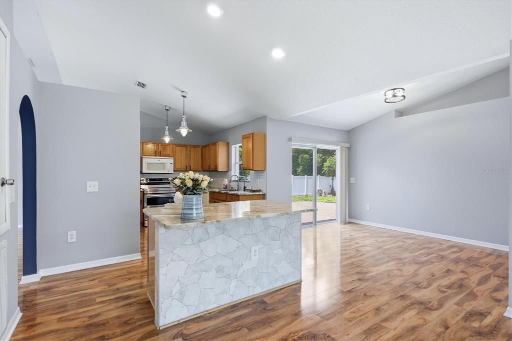 En Venta: $315,000 (3 camas, 2 baños, 1535 Pies cuadrados)