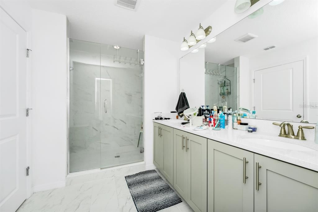 For Sale: $330,000 (3 beds, 2 baths, 2000 Square Feet)