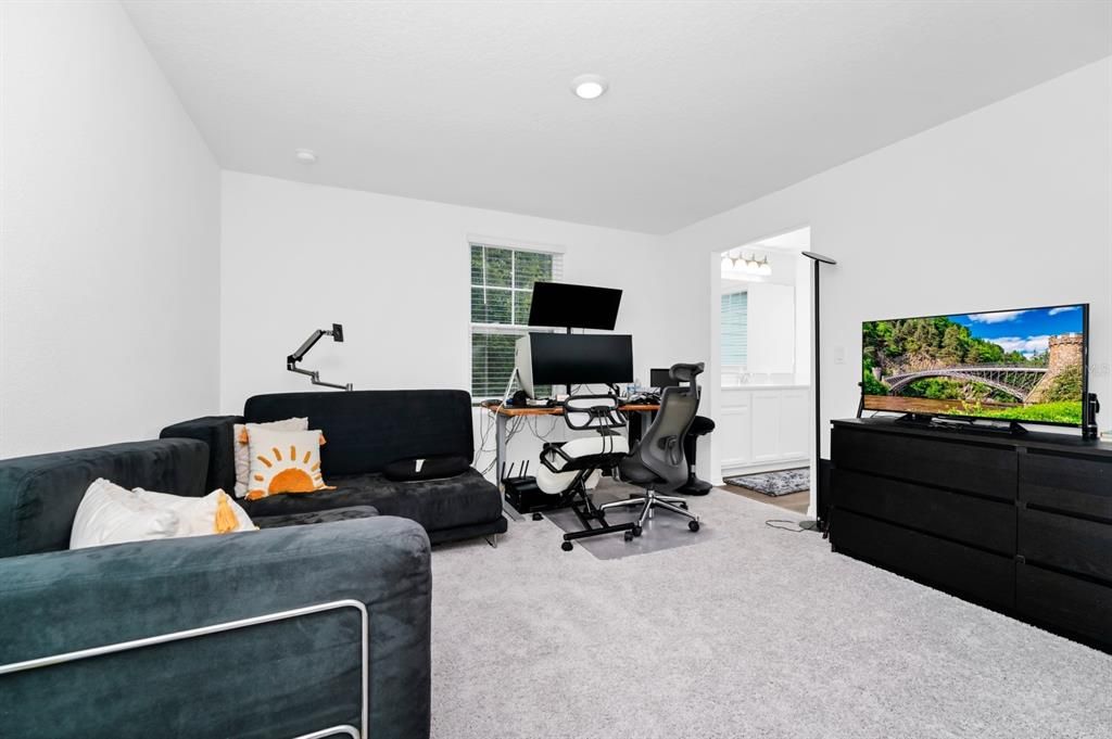 For Sale: $330,000 (3 beds, 2 baths, 2000 Square Feet)