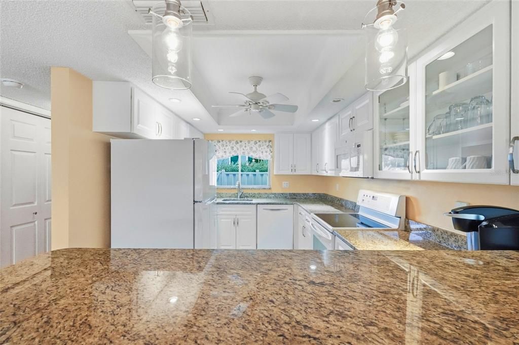 На продажу: $459,000 (2 спален, 2 ванн, 1595 Квадратных фут)