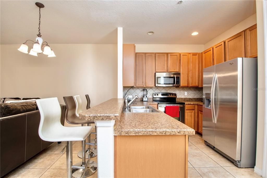 For Rent: $2,900 (3 beds, 2 baths, 2011 Square Feet)