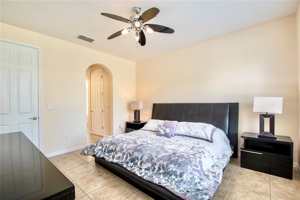 For Rent: $2,900 (3 beds, 2 baths, 2011 Square Feet)