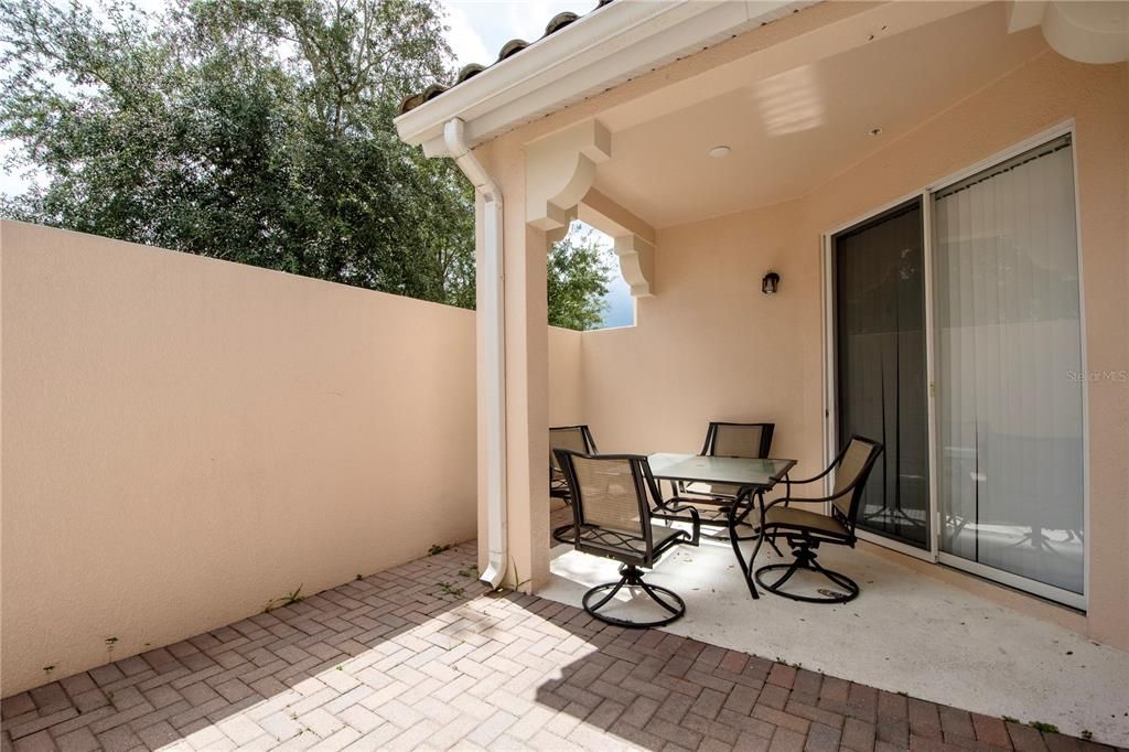 For Rent: $2,900 (3 beds, 2 baths, 2011 Square Feet)