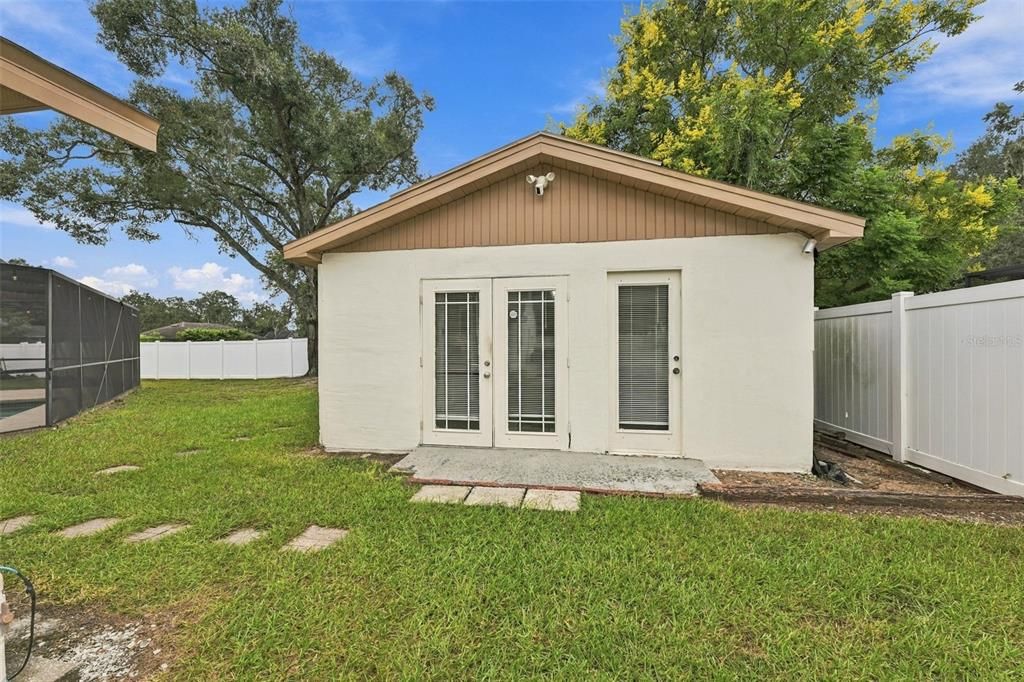 En Venta: $420,000 (4 camas, 2 baños, 1930 Pies cuadrados)