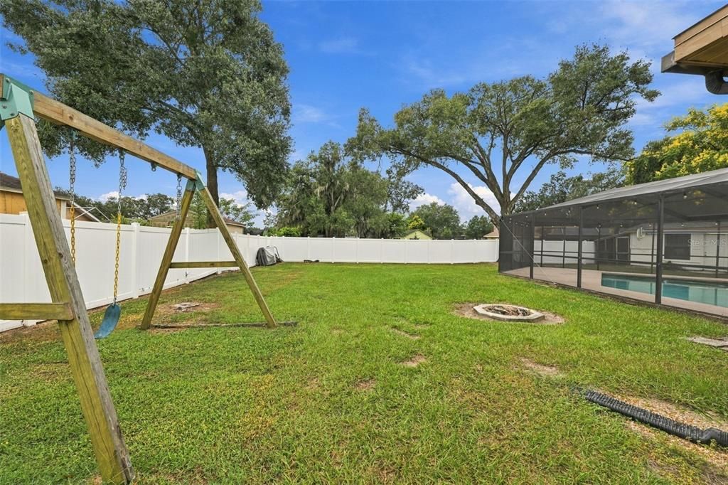 En Venta: $420,000 (4 camas, 2 baños, 1930 Pies cuadrados)