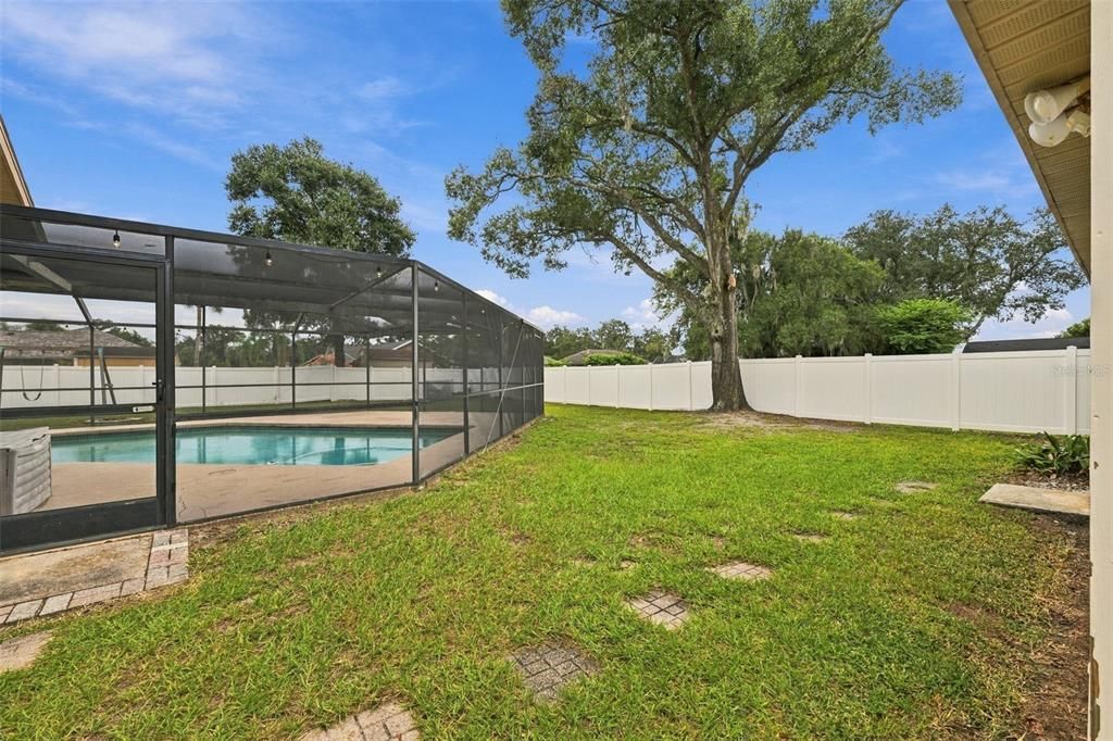 En Venta: $420,000 (4 camas, 2 baños, 1930 Pies cuadrados)
