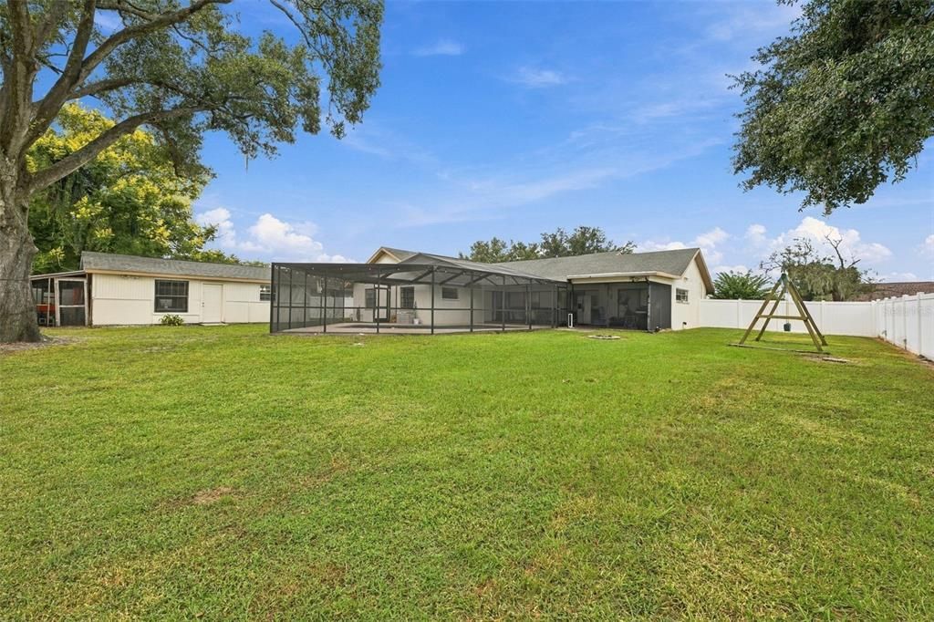 En Venta: $420,000 (4 camas, 2 baños, 1930 Pies cuadrados)