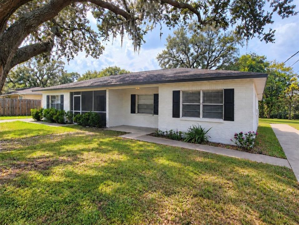 For Rent: $1,645 (2 beds, 1 baths, 1000 Square Feet)