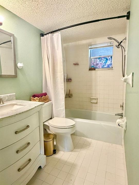 В аренду: $1,350 (1 спален, 1 ванн, 816 Квадратных фут)