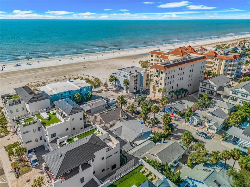 En Venta: $1,750,000 (3 camas, 3 baños, 1701 Pies cuadrados)
