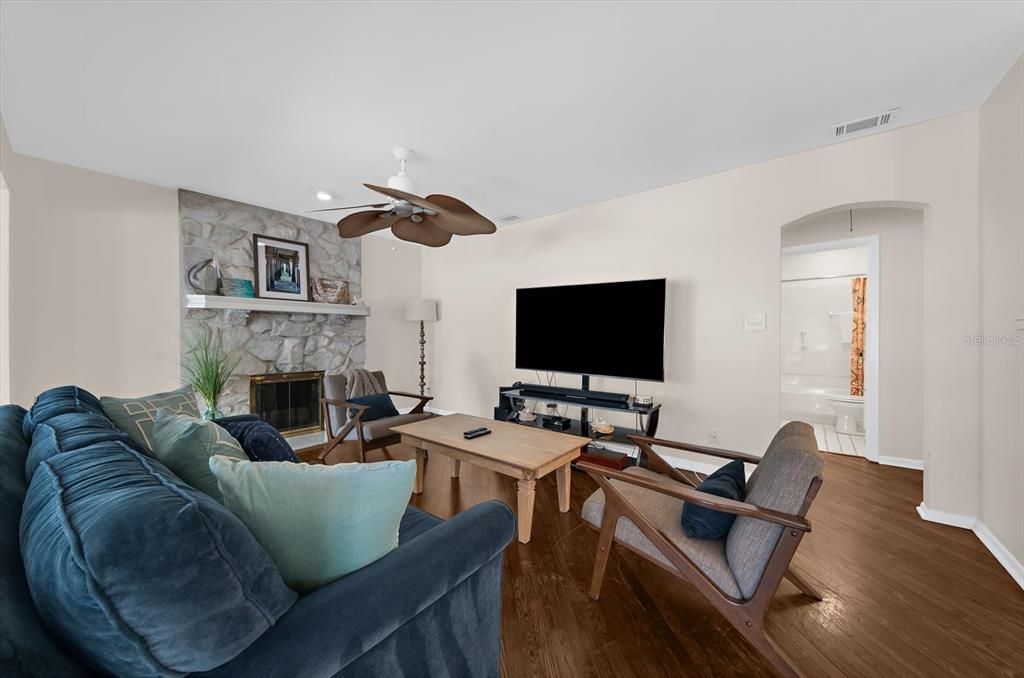 En Venta: $1,750,000 (3 camas, 3 baños, 1701 Pies cuadrados)