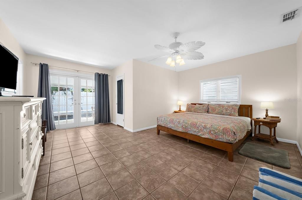 En Venta: $1,750,000 (3 camas, 3 baños, 1701 Pies cuadrados)