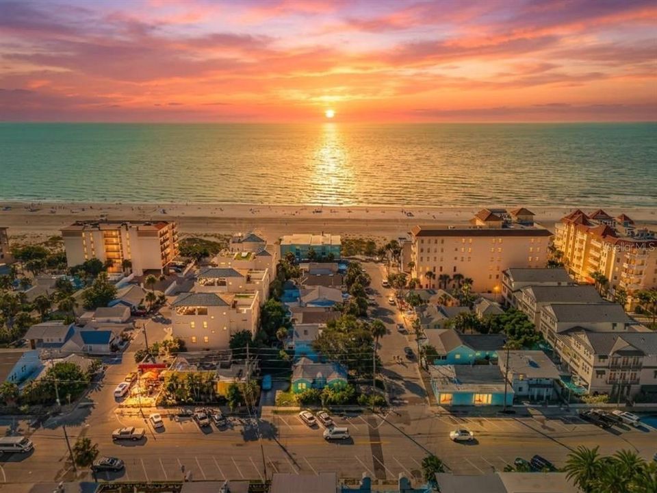 En Venta: $1,750,000 (3 camas, 3 baños, 1701 Pies cuadrados)