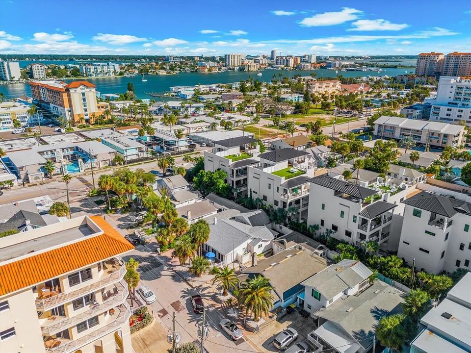 En Venta: $1,750,000 (3 camas, 3 baños, 1701 Pies cuadrados)