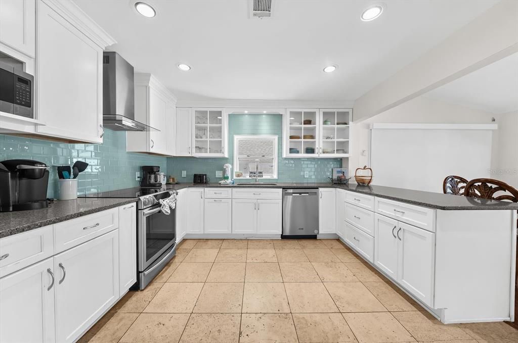 En Venta: $1,750,000 (3 camas, 3 baños, 1701 Pies cuadrados)