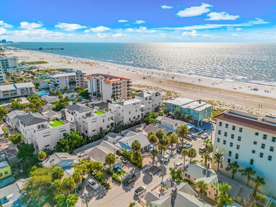 En Venta: $1,750,000 (3 camas, 3 baños, 1701 Pies cuadrados)