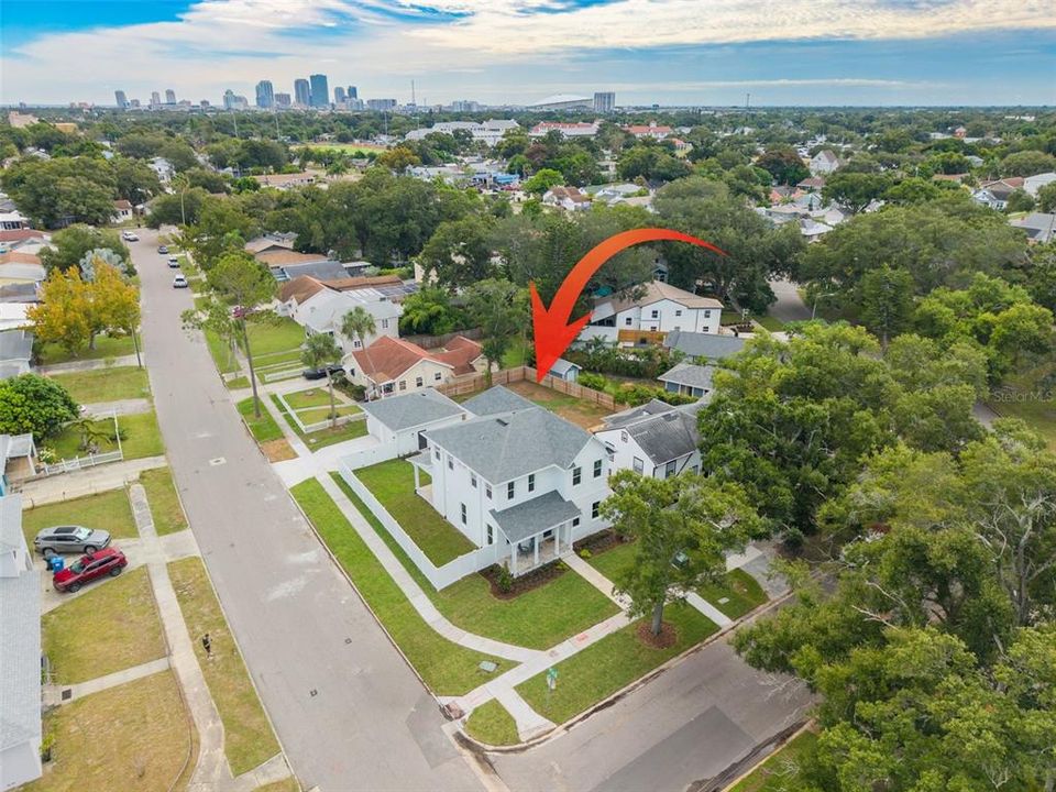 На продажу: $899,999 (4 спален, 3 ванн, 2418 Квадратных фут)