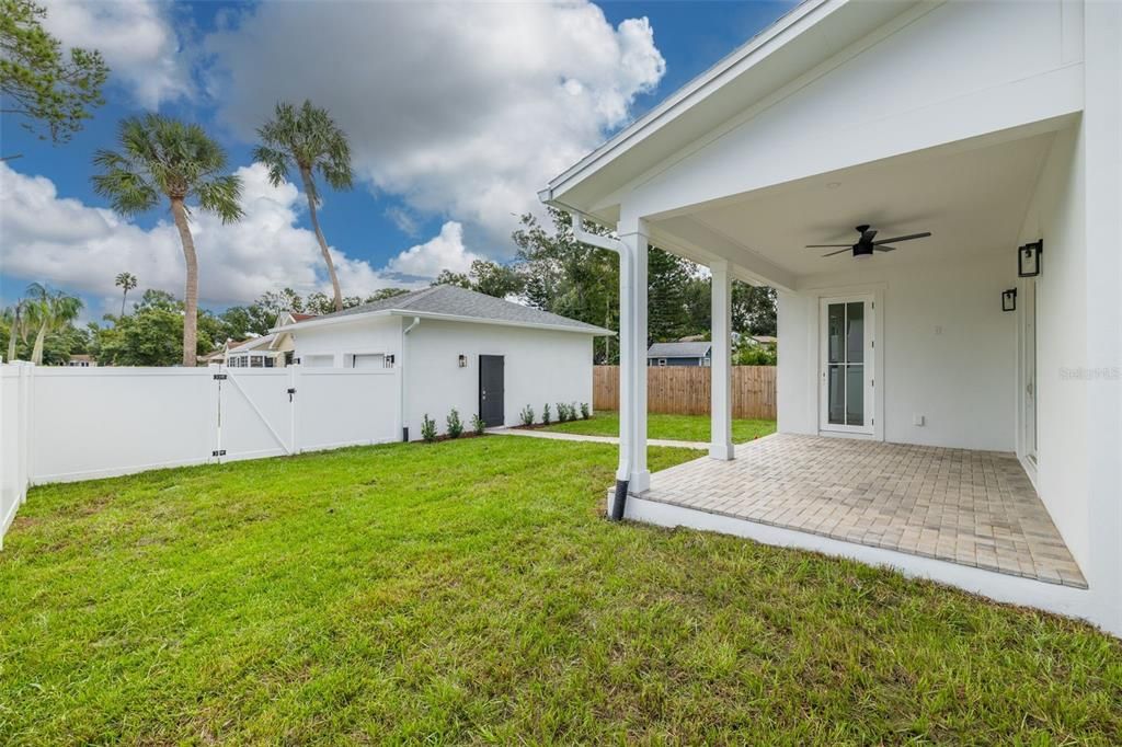 На продажу: $899,999 (4 спален, 3 ванн, 2418 Квадратных фут)