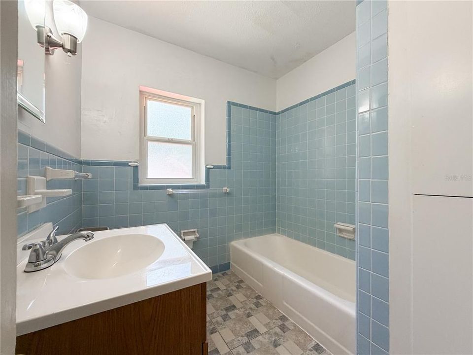 На продажу: $159,950 (3 спален, 2 ванн, 1928 Квадратных фут)