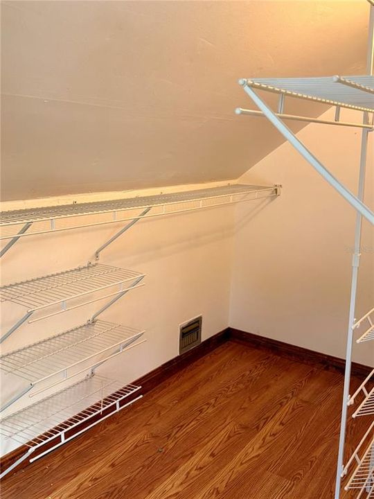 En Venta: $549,900 (3 camas, 3 baños, 2524 Pies cuadrados)