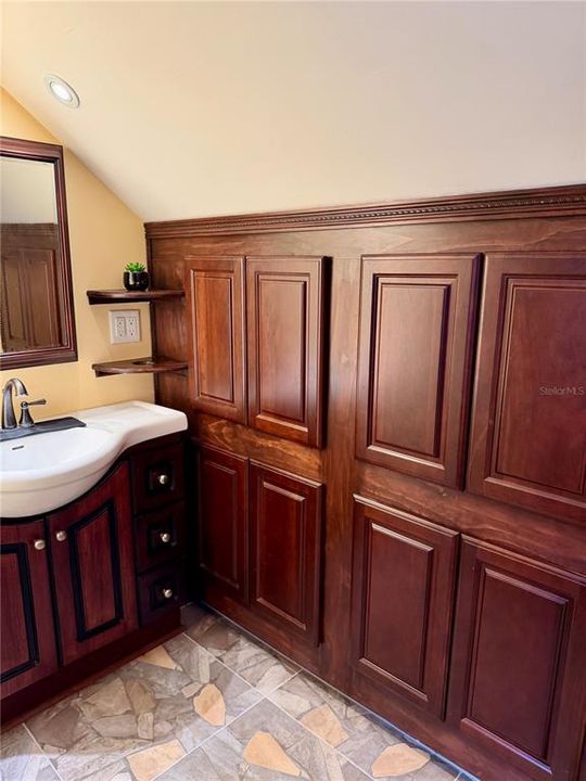 En Venta: $549,900 (3 camas, 3 baños, 2524 Pies cuadrados)