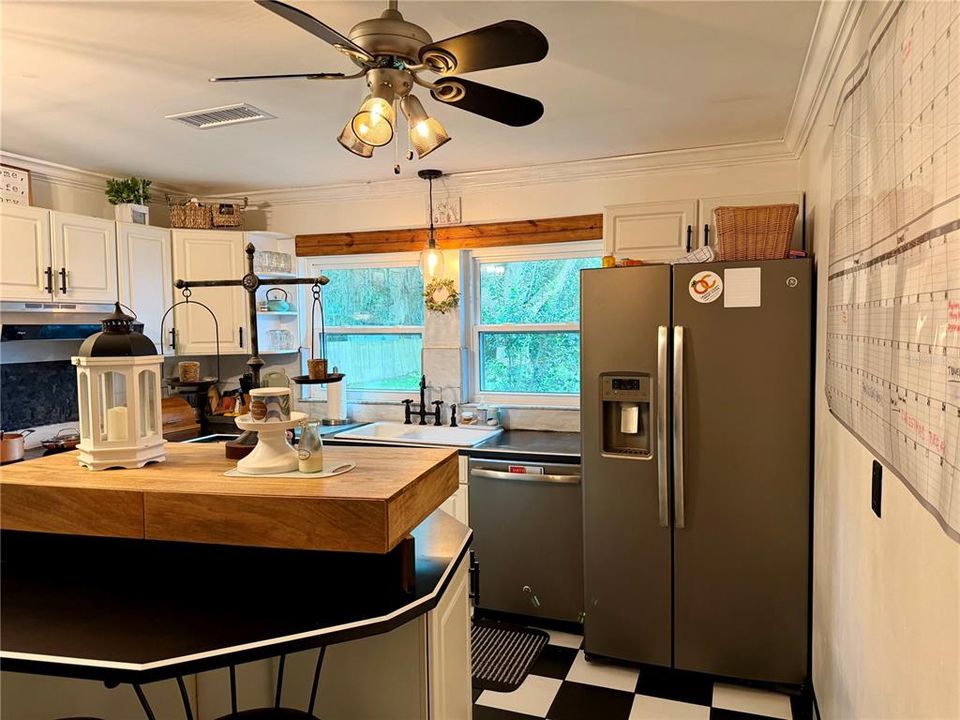 En Venta: $549,900 (3 camas, 3 baños, 2524 Pies cuadrados)