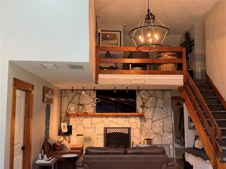 En Venta: $549,900 (3 camas, 3 baños, 2524 Pies cuadrados)