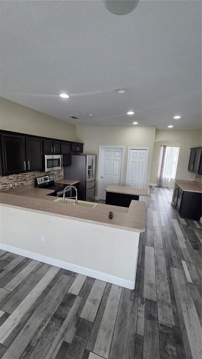 В аренду: $2,500 (4 спален, 3 ванн, 2244 Квадратных фут)