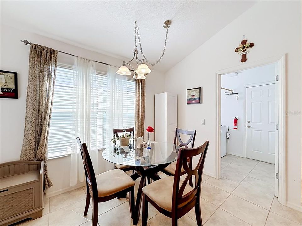 For Sale: $399,900 (3 beds, 2 baths, 1715 Square Feet)