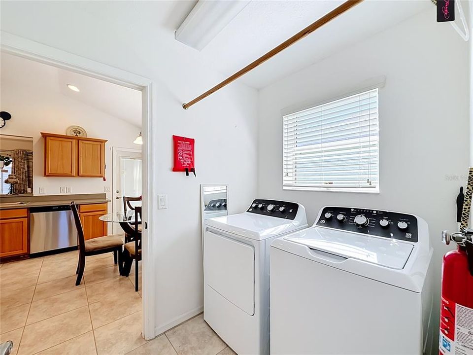 For Sale: $399,900 (3 beds, 2 baths, 1715 Square Feet)