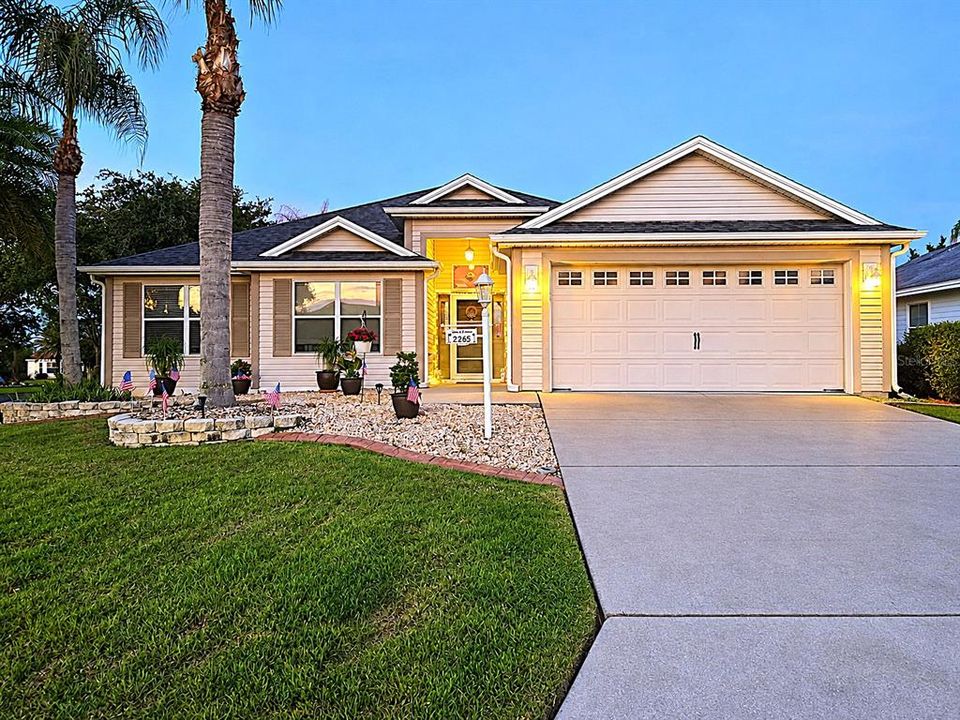 For Sale: $399,900 (3 beds, 2 baths, 1715 Square Feet)