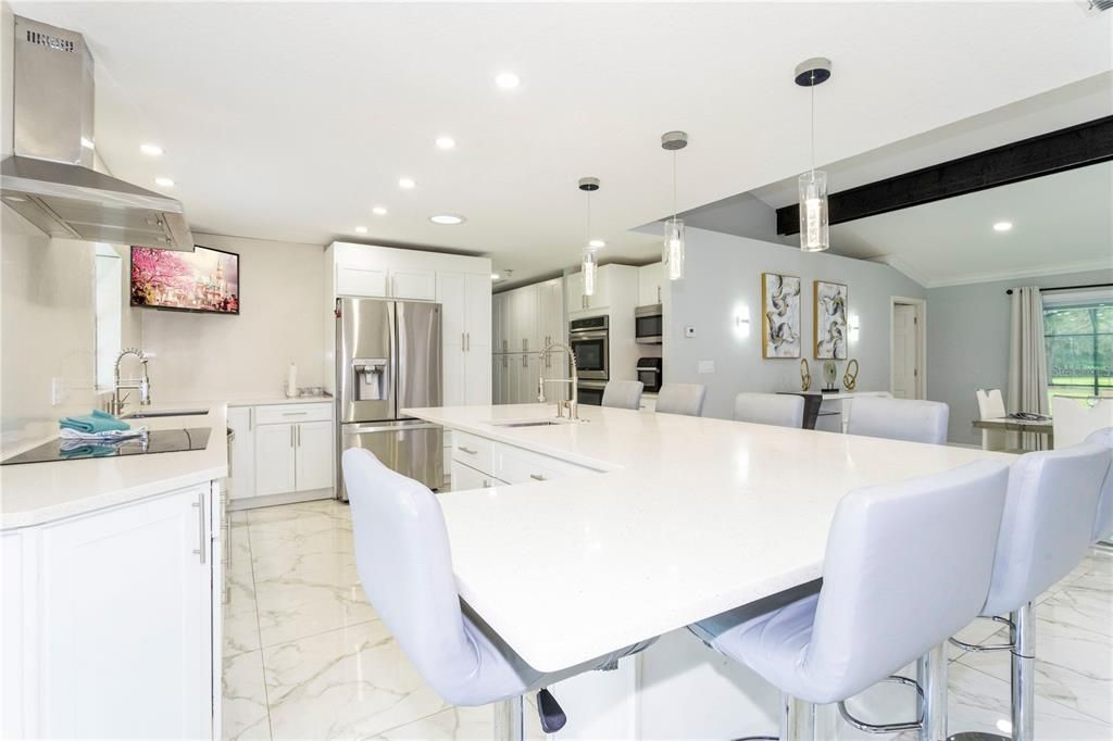 En Venta: $1,350,000 (7 camas, 7 baños, 4918 Pies cuadrados)