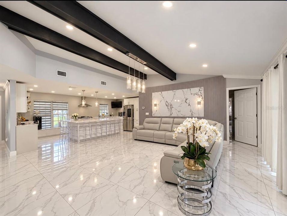 En Venta: $1,350,000 (7 camas, 7 baños, 4918 Pies cuadrados)
