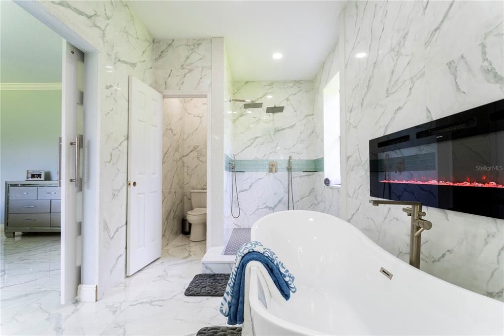 En Venta: $1,350,000 (7 camas, 7 baños, 4918 Pies cuadrados)