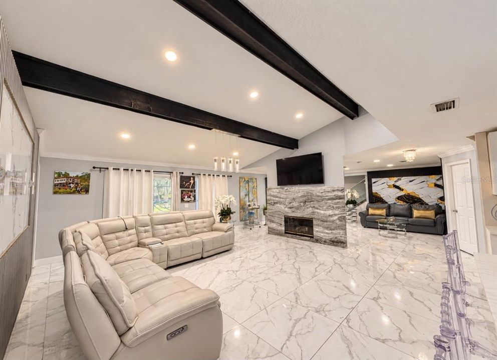 En Venta: $1,350,000 (7 camas, 7 baños, 4918 Pies cuadrados)