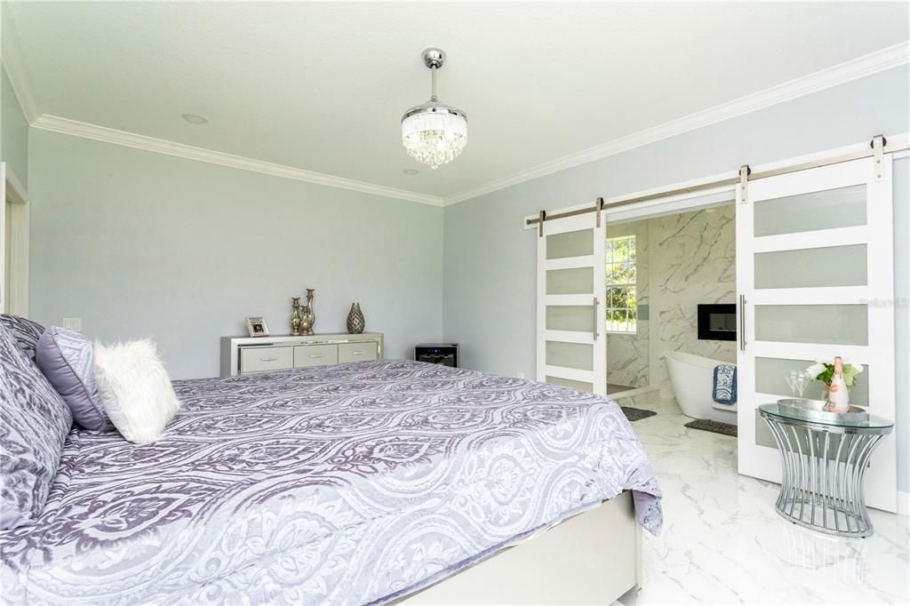 En Venta: $1,350,000 (7 camas, 7 baños, 4918 Pies cuadrados)