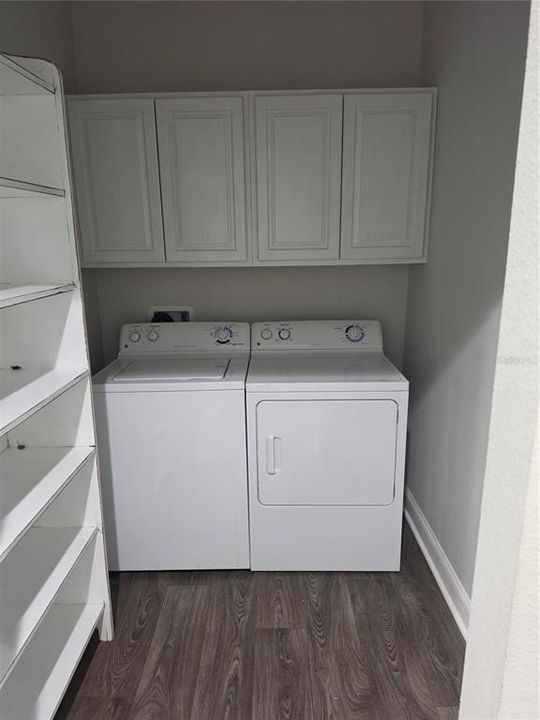 En Venta: $689,000 (3 camas, 3 baños, 2700 Pies cuadrados)