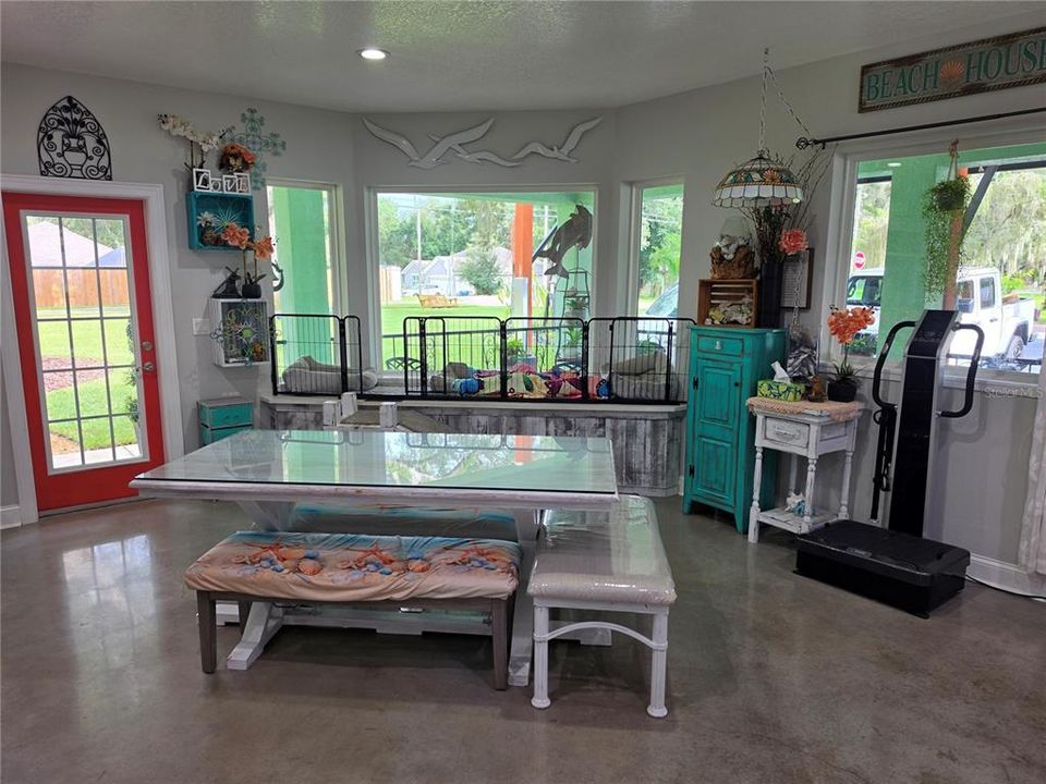 En Venta: $689,000 (3 camas, 3 baños, 2700 Pies cuadrados)