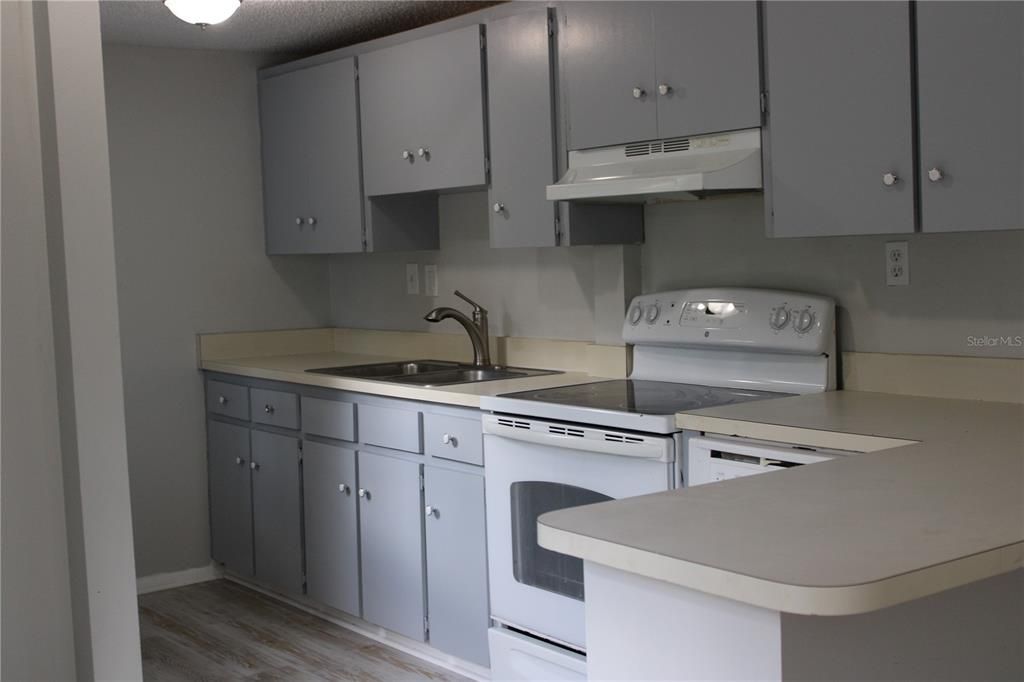 For Rent: $2,000 (2 beds, 2 baths, 800 Square Feet)