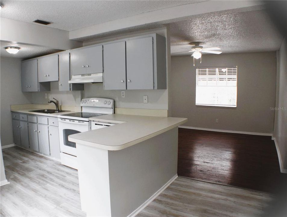 For Rent: $2,000 (2 beds, 2 baths, 800 Square Feet)