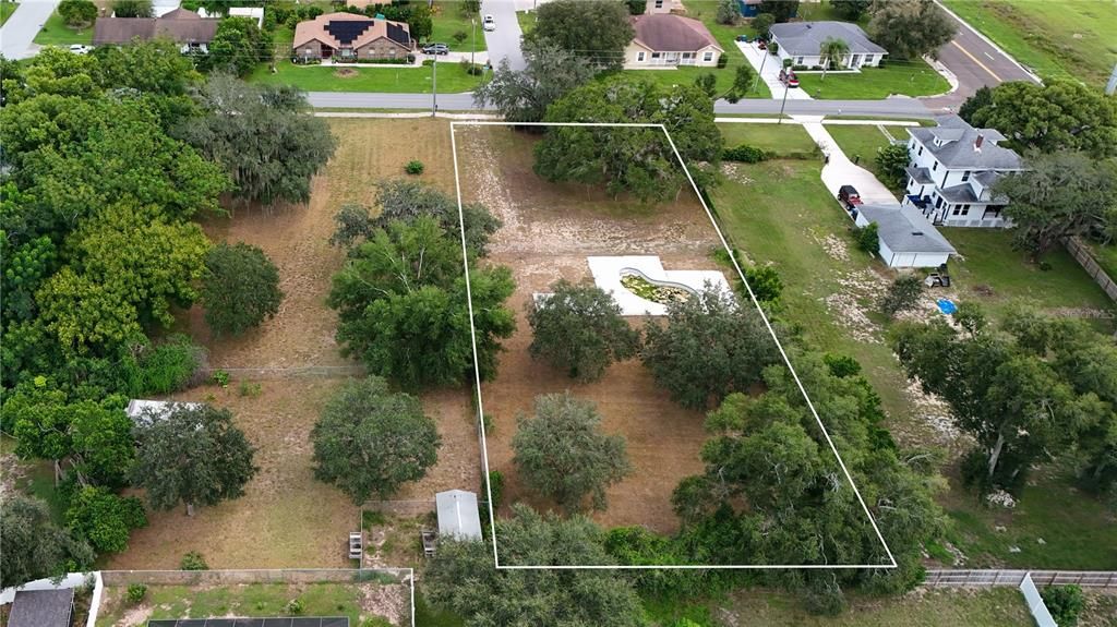 На продажу: $150,000 (0.74 acres)